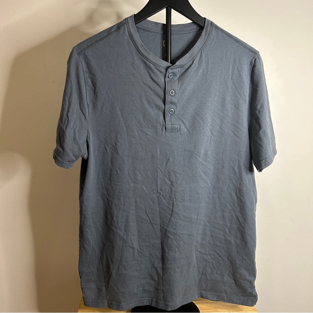 GAP Men's Casual Gray Button Down Shirt